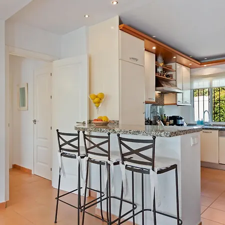 Beachfront Casa Mosa Ref #32 * Marbella