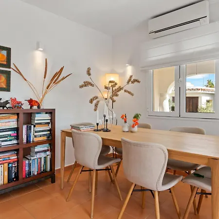 Beachfront Casa Mosa Ref #32 Marbella