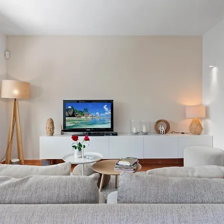 Beachfront Casa Mosa Ref #32 Holiday home Marbella