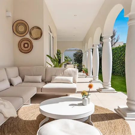 Beachfront Casa Mosa Ref #32 Holiday home Marbella