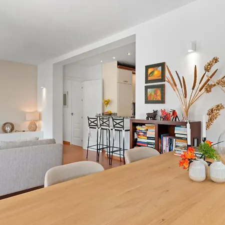 Beachfront Casa Mosa Ref #32 Marbella