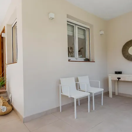 Beachfront Casa Mosa Ref #32 Marbella