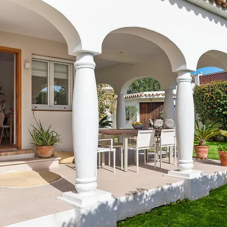Beachfront Casa Mosa Ref #32 Holiday home Marbella