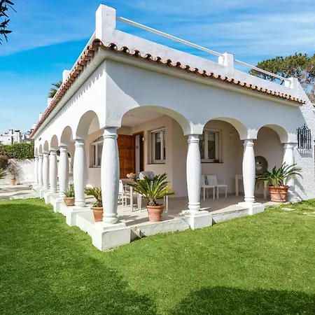 Beachfront Casa Mosa Ref #32 Holiday home Marbella