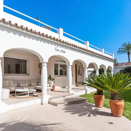Beachfront Casa Mosa Ref #32 Holiday home