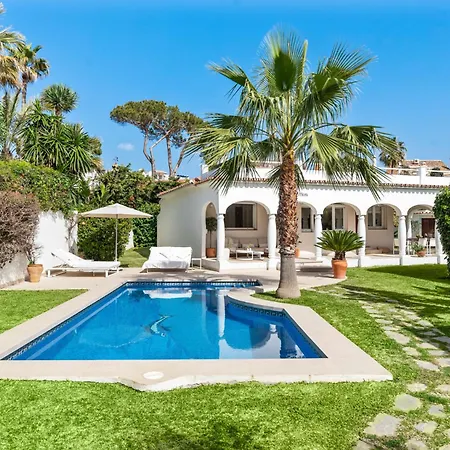 Beachfront Casa Mosa Ref #32 Holiday home