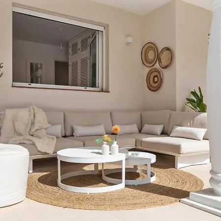 Holiday home Beachfront Casa Mosa Ref #32