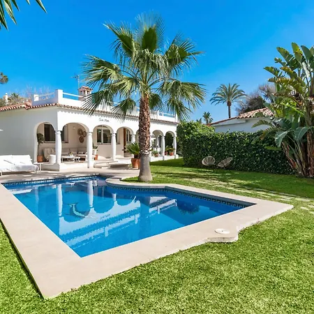 Holiday home Beachfront Casa Mosa Ref #32