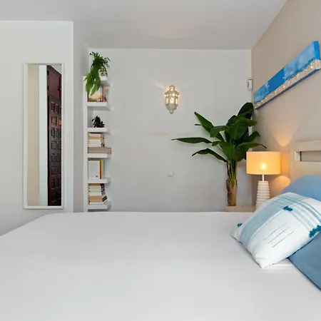 Holiday home Beachfront Casa Mosa Ref #32 *