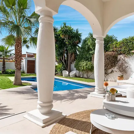 Holiday home Beachfront Casa Mosa Ref #32 Marbella